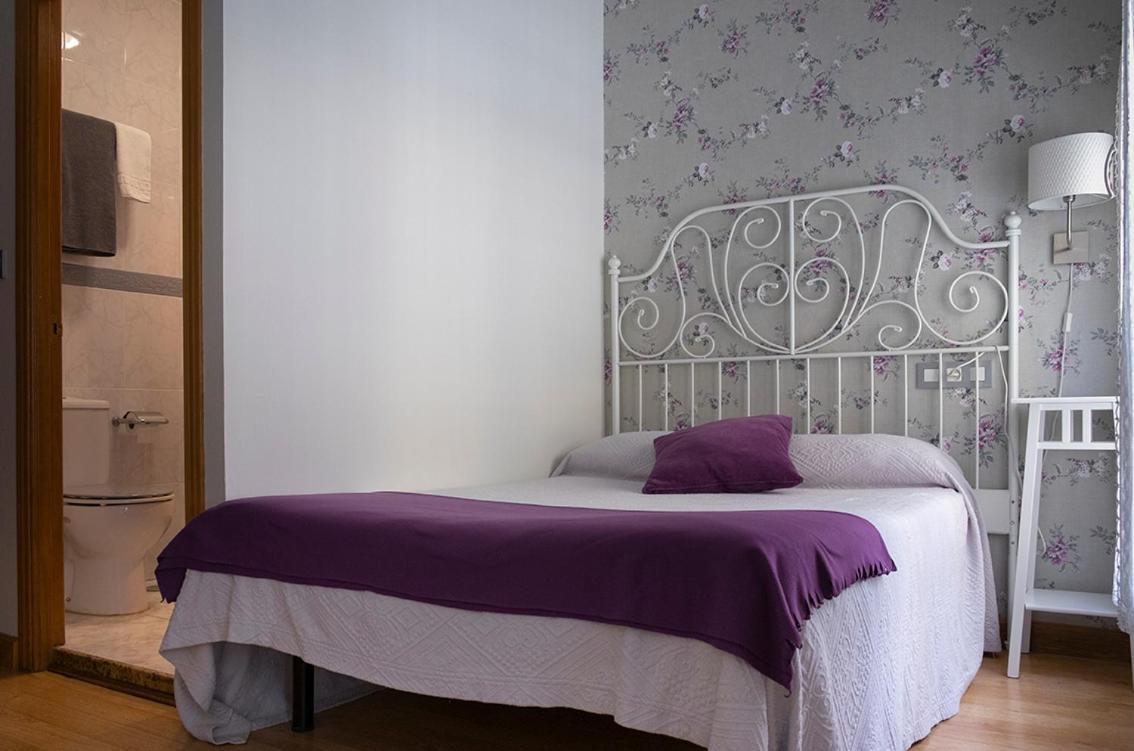 Balenax Pension Gijón Buitenkant foto
